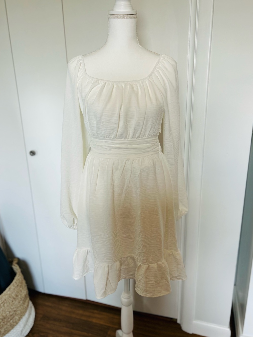 Elegant White Long-Sleeve Ruffled Hem Dress